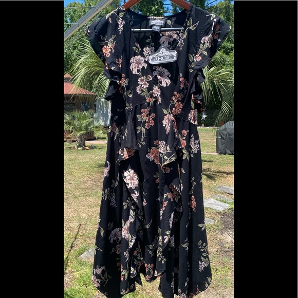 Dress, Rayon, New with tags, lightweight, so pretty! - Picture 8 of 8